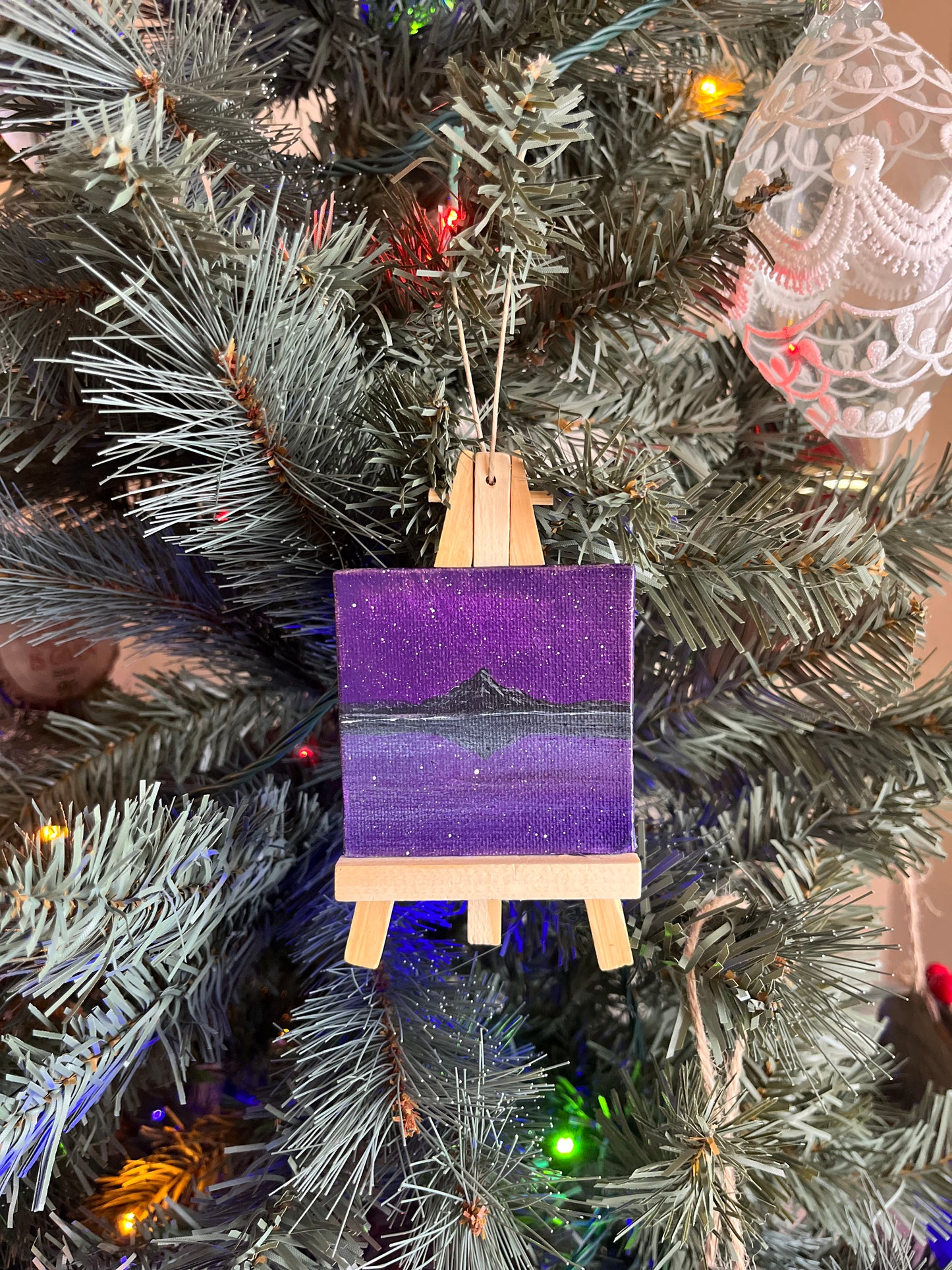 Mini Easel Ornament